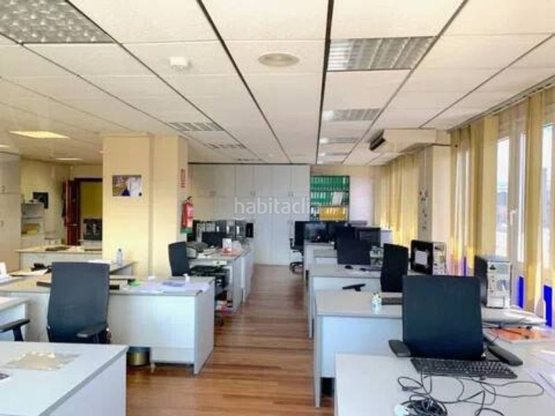 Foto 0190b9b0-af6a-4e3a-b19a-1bcaf7a05fb3. Office space in calle calle mendibil in Centro Urbano-Hirigunea Leioa