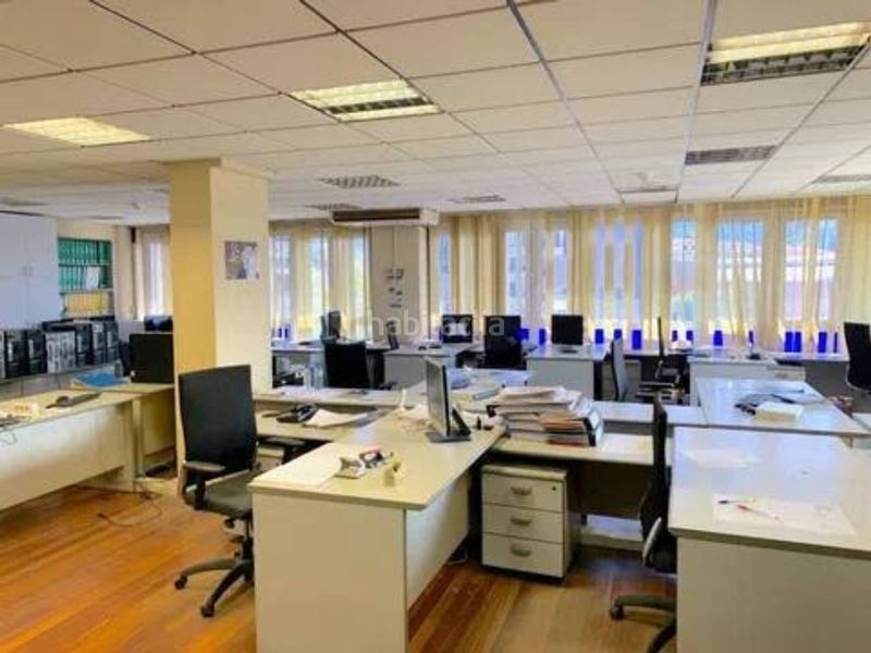 Foto c6a7a564-97b9-49cf-8e71-a1f1591d3090. Office space in calle calle mendibil in Centro Urbano-Hirigunea Leioa