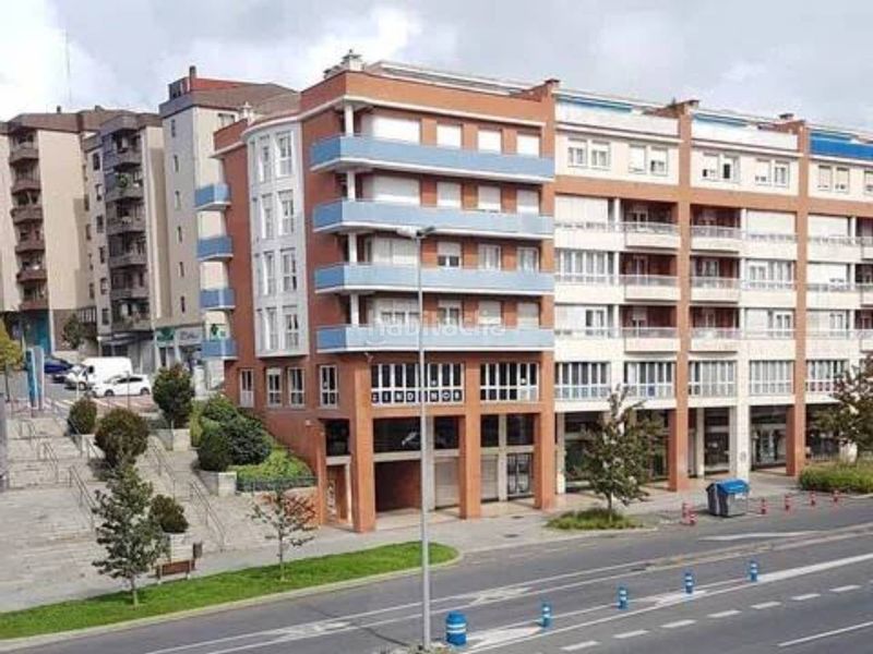 Foto d4b22ee8-c49e-4f75-ad23-069af6884a91. Office space in calle calle mendibil in Centro Urbano-Hirigunea Leioa