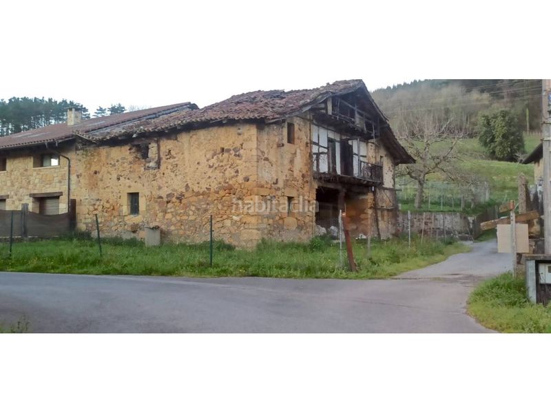 Foto 8562abf6-9d12-418b-8dab-1d4797c44935. Casa aparellada a Amorebieta - Etxano