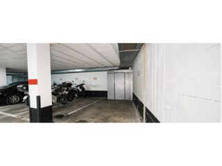 Car parking  Calle calle mezo. Garaje en astrabudua