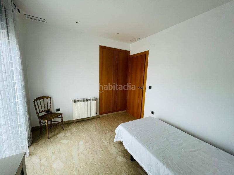 Foto 4c541300-8ca2-4bb7-9633-2bd2b2c1a20a. Semi detached house with heating parking in Park Nord - Casona Gandia