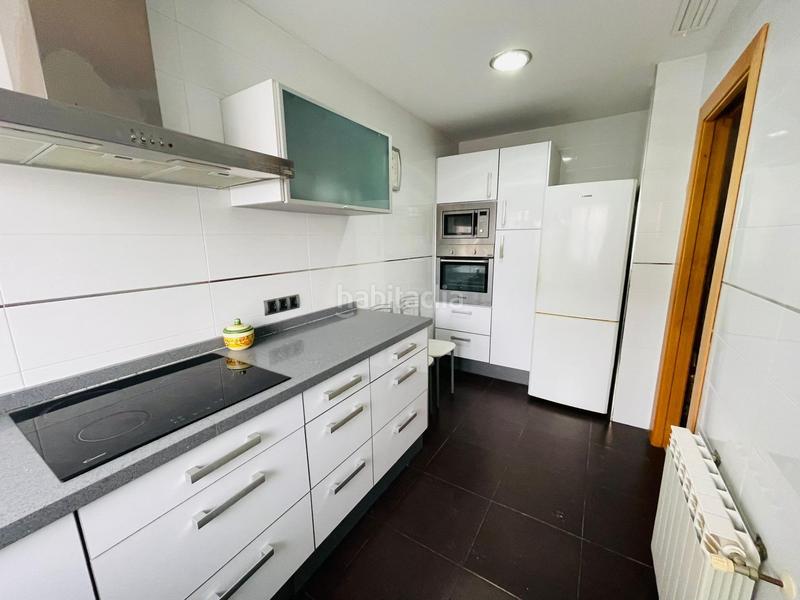 Foto 60aa2ae7-0313-4456-84e6-a49efa3d0af9. Semi detached house with heating parking in Park Nord - Casona Gandia