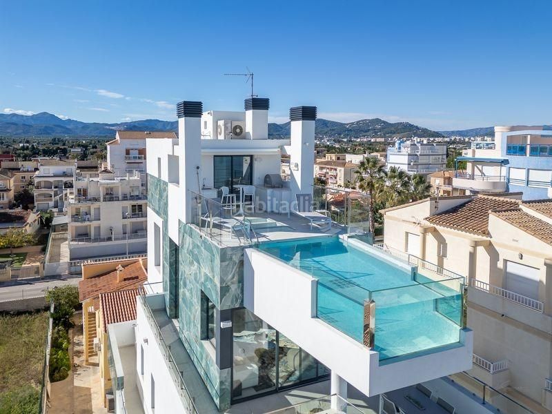 Foto d35145fa-b96f-4253-bab0-1c5a417a6352. Àtic amb calefacció aparcament piscina a Oliva playa Oliva