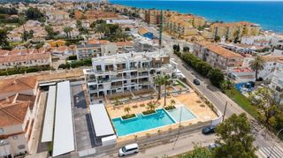 Planta baixa a Les Bassetes - El Marjal. Planta baja con espectacular jardín privado a solo 150 metros de
