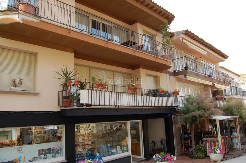 Foto ea9866b6-6be0-424c-ac07-b282a89b85e4. Apartament amb xemeneia a Llafranc