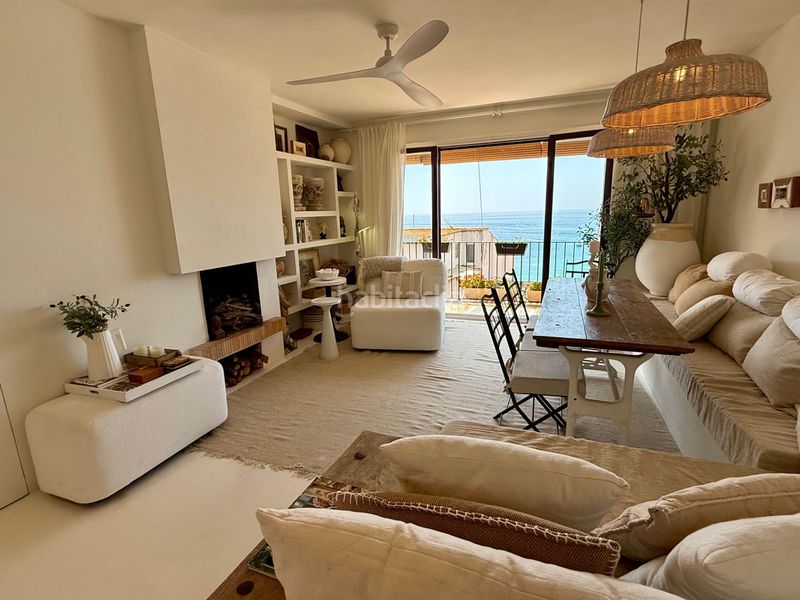 Foto f163954f-813b-4e8b-84bf-2363f0c22d3a. Apartament amb xemeneia a Llafranc
