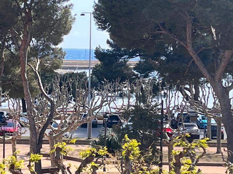 Foto 4d59edca-a1e9-4cd4-b47e-ef5bde57eda8. Piso apartamento en primera línea de mar con terraza, plaza de aparcamiento y trastero en Sant Feliu de Guíxols