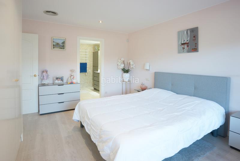 Foto 8b2a2b65-048c-4bcd-acbc-0d80c6026b8f. Piso apartamento en primera línea de mar con terraza, plaza de aparcamiento y trastero en Sant Feliu de Guíxols