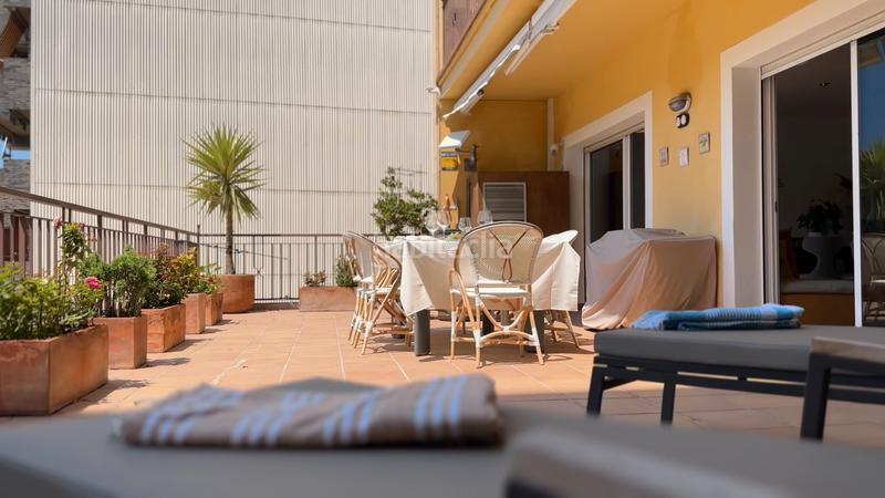 Foto dcf250f0-25da-4796-9cc5-bf4c24087fc2. Piso apartamento en primera línea de mar con terraza, plaza de aparcamiento y trastero en Sant Feliu de Guíxols
