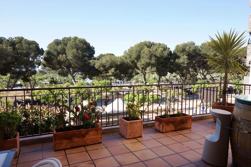 Foto e83bd132-864c-4723-8251-7dea9a29e02e. Piso apartamento en primera línea de mar con terraza, plaza de aparcamiento y trastero en Sant Feliu de Guíxols