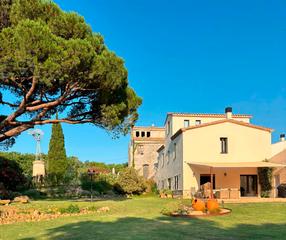 Masia a Golf Costa Brava. Finca con encanto preparada para alquiler turístico
