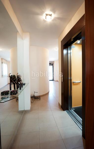 Foto af351308-737f-491f-abc2-7b88e4a0f900. Ático atico con terraza a nivel, plaza de aparcamiento y ascensor en Sant Feliu de Guíxols