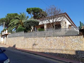 Casa a Vilartagues-Tueda de Dalt. Bonita casa unifamiliar en una planta