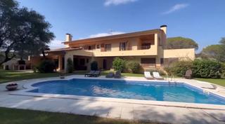 Chalet en Golf Costa Brava. Preciosa villa en un paraje natural