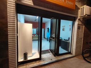 Local commercial à Calle sagunto 27. Local ideal para cambio de uso