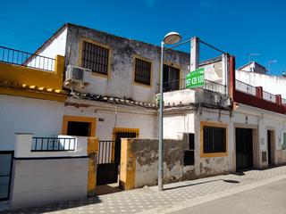 Casa adosada en Calle de la junta 5. Casa para reformar