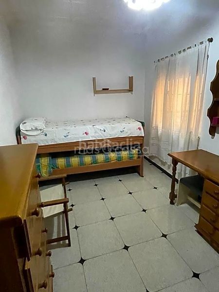 Foto 558e65d2-dc00-4c09-a390-265bf6991c32. Lloguer pis a Centro-San Felipe-Huerta Fava Línea de la Concepción (La)