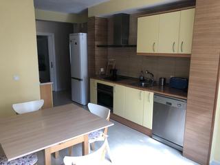 Location Appartement  San cayetano. Amplio piso en el centro. internet incluido .
