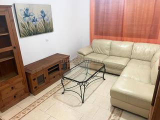 Location Rez-de-chaussée  Del clavel. Piso de 3 dormitorios en semicentro.