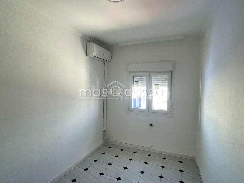 Foto 3548eee0-b854-48d9-879c-8457aa9c8abf. Alquiler piso  en barriada de periañez en San José-San Bernardo Línea de la Concepción (La)