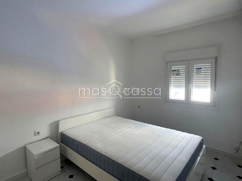 Foto 4d2fa3fe-7c2f-478f-8129-9d5cea1be07b. Alquiler piso  en barriada de periañez en San José-San Bernardo Línea de la Concepción (La)