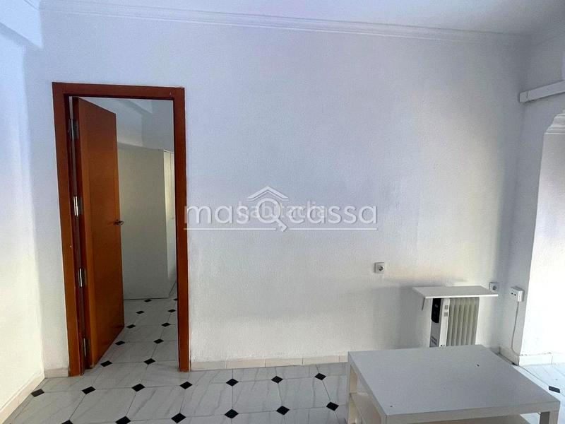 Foto 7ff48715-1177-453b-b544-f2d1d8fe784b. Alquiler piso  en barriada de periañez en San José-San Bernardo Línea de la Concepción (La)