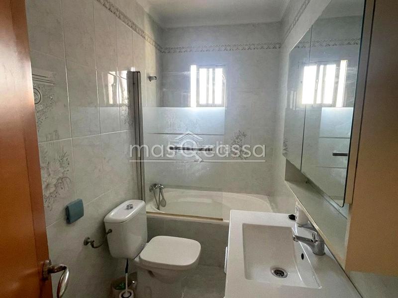 Foto ce4ed254-5e45-47b0-b9d4-608530aa9445. Alquiler piso  en barriada de periañez en San José-San Bernardo Línea de la Concepción (La)