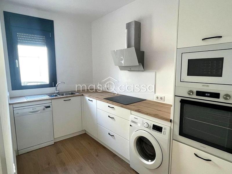 Foto 3d734e12-6239-4773-8d35-b9f28649ad6a. Alquiler planta baja  de reciente construcción. en Línea de la Concepción (La)