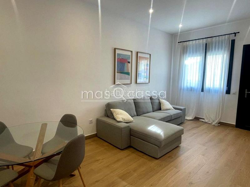 Foto 9cfdd2ce-1721-450b-a657-c64146e02358. Lloguer planta baixa a Centro-San Felipe-Huerta Fava Línea de la Concepción (La)