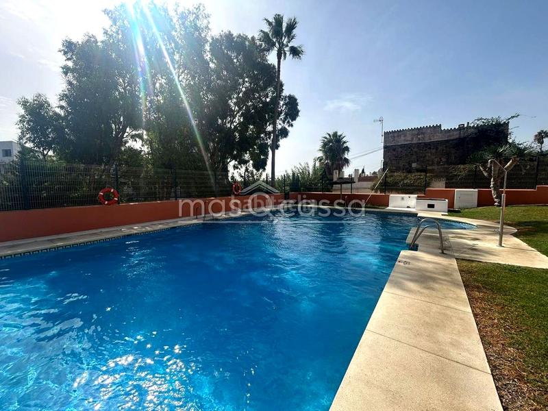 Foto fec003be-a19a-4a57-bbc0-ceac613adc36. Appartamento con parcheggio in Alcorrín Manilva