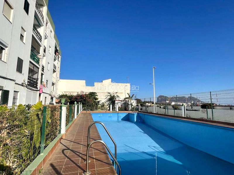 Foto 53d0712e-8f92-44f7-b4f2-55199fccf9d1. Planta baja apartamento en primera línea de playa. en San Roque