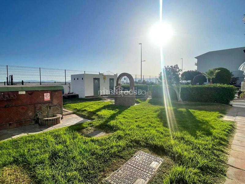 Foto ce508314-bb52-4728-8a3e-042951263906. Planta baja apartamento en primera línea de playa. en San Roque