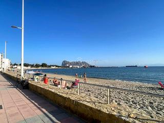 Planta baixa  Jón de la barca. Apartamento en primera línea de playa.