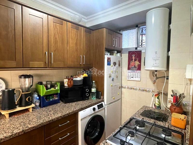Foto dc8d3e50-f9d7-46e4-837e-41f52dd1f34d. Planta baja apartamento en primera línea de playa. en San Roque