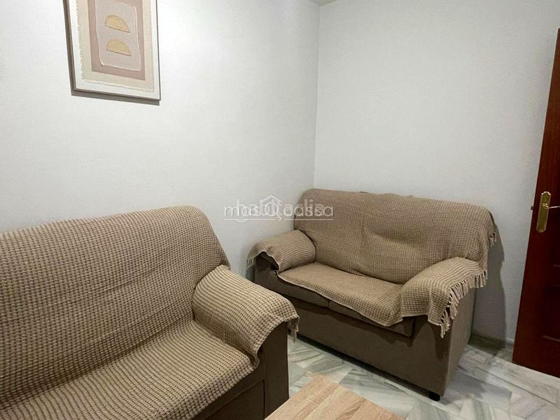 Foto 566ffddd-d1df-4739-9809-0b20a1d992fb. Miete etagenwohnung in Centro-San Felipe-Huerta Fava Línea de la Concepción (La)