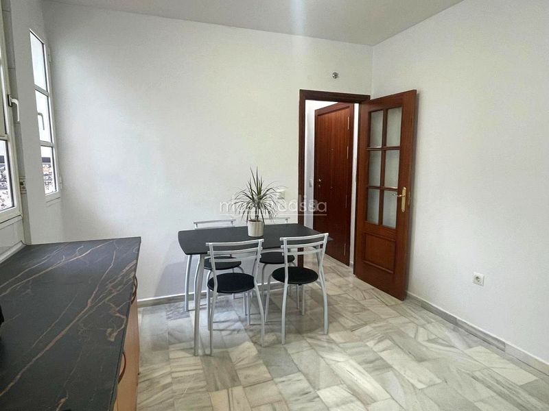 Foto d3f45bd3-7428-4394-ab24-66c45637adb0. Miete etagenwohnung in Centro-San Felipe-Huerta Fava Línea de la Concepción (La)