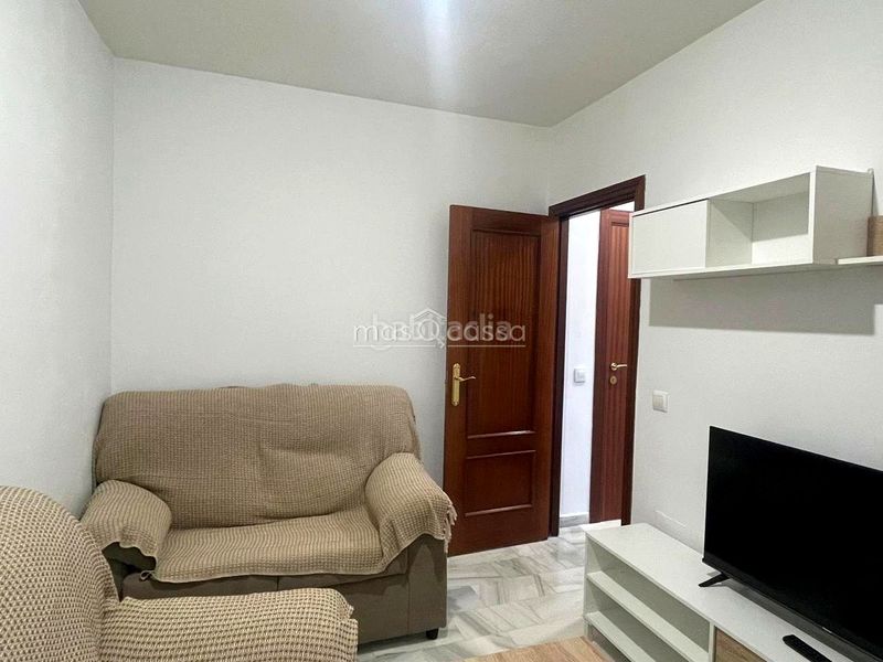 Foto ec2da3c6-90ea-473b-9921-9ce4890e558c. Miete etagenwohnung in Centro-San Felipe-Huerta Fava Línea de la Concepción (La)