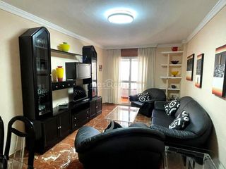 Lloguer Pis a Huerta Fava-Santiago. Amplio piso en pleno centro con ascensor