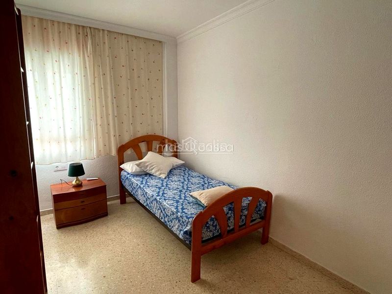 Foto f98cec73-0296-485f-8058-90bc20d21f5a. Miete etagenwohnung in Huerta Fava-Santiago Línea de la Concepción (La)