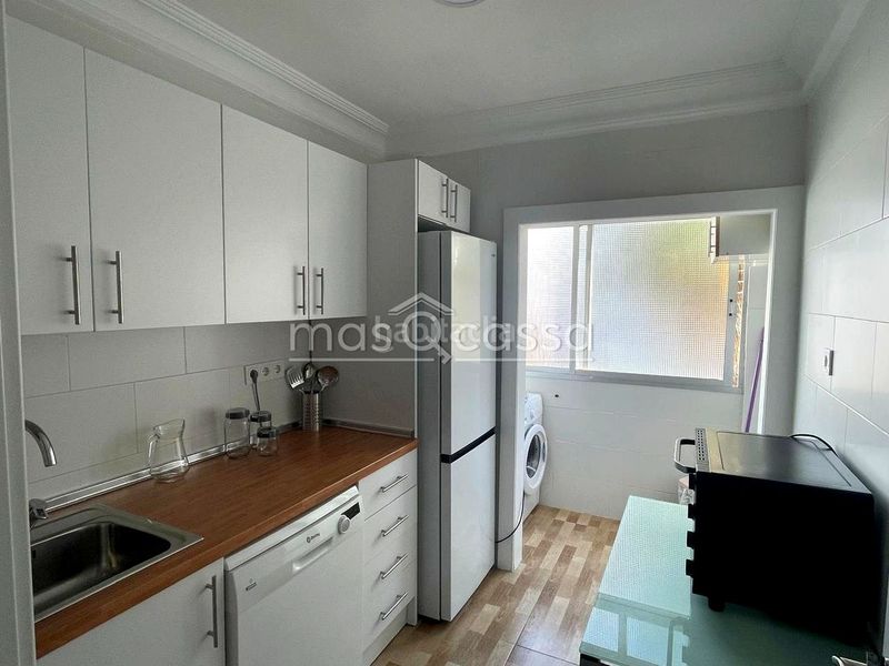 Foto 18597e5d-197b-4952-930d-cd7f9df869fd. Piso  a 1 min. del nuevo mercadona en Huerta Fava-Santiago Línea de la Concepción (La)