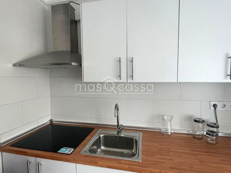 Foto 211240b3-a32c-4cba-a3ee-97592c95f9ff. Piso  a 1 min. del nuevo mercadona en Huerta Fava-Santiago Línea de la Concepción (La)