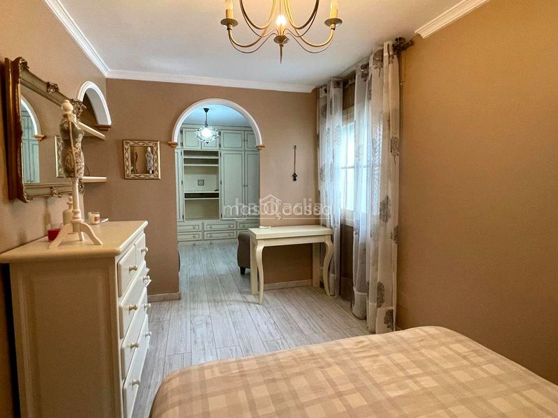 Foto 5aa05c28-42e9-4e8d-bfa3-1ff4089b6f94. Lloguer casa a Santa Bárbara-Ciudad Deportiva Línea de la Concepción (La)