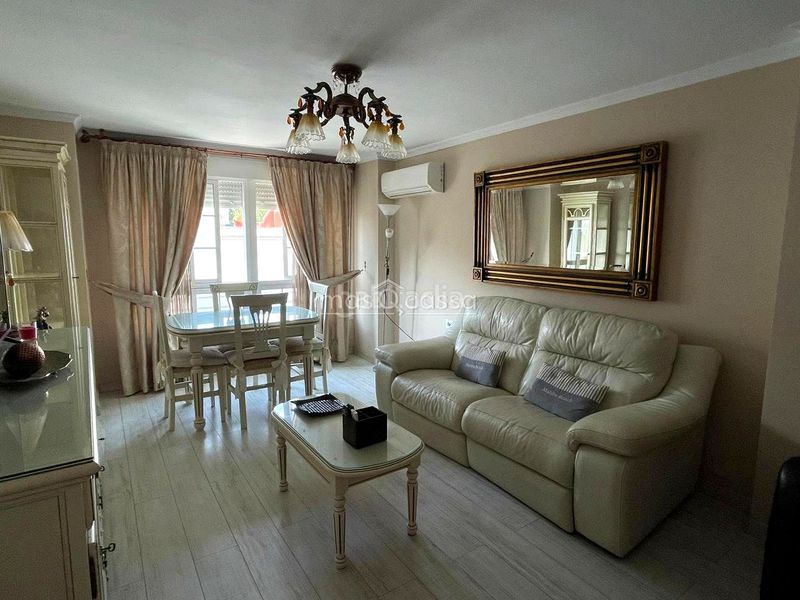 Foto 79a19c81-92e1-4256-8f29-15839af5ddba. Lloguer casa a Santa Bárbara-Ciudad Deportiva Línea de la Concepción (La)