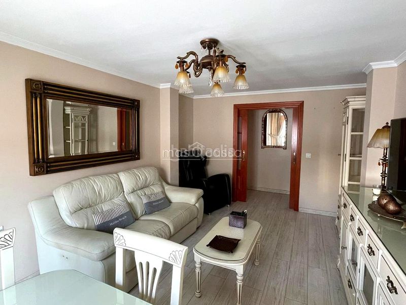 Foto bdf36e96-ebaf-456b-b3d0-a42c82f58a97. Lloguer casa a Santa Bárbara-Ciudad Deportiva Línea de la Concepción (La)