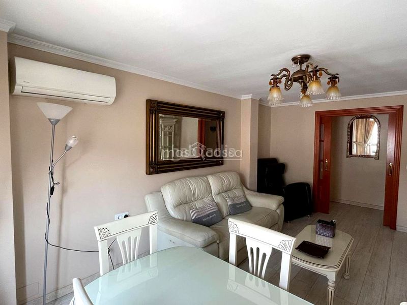 Foto f4103997-ac5f-488c-8ea3-f615184d4061. Lloguer casa a Santa Bárbara-Ciudad Deportiva Línea de la Concepción (La)