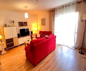 Rent Flat  Avenida de la banqueta. Piso en pleno centro