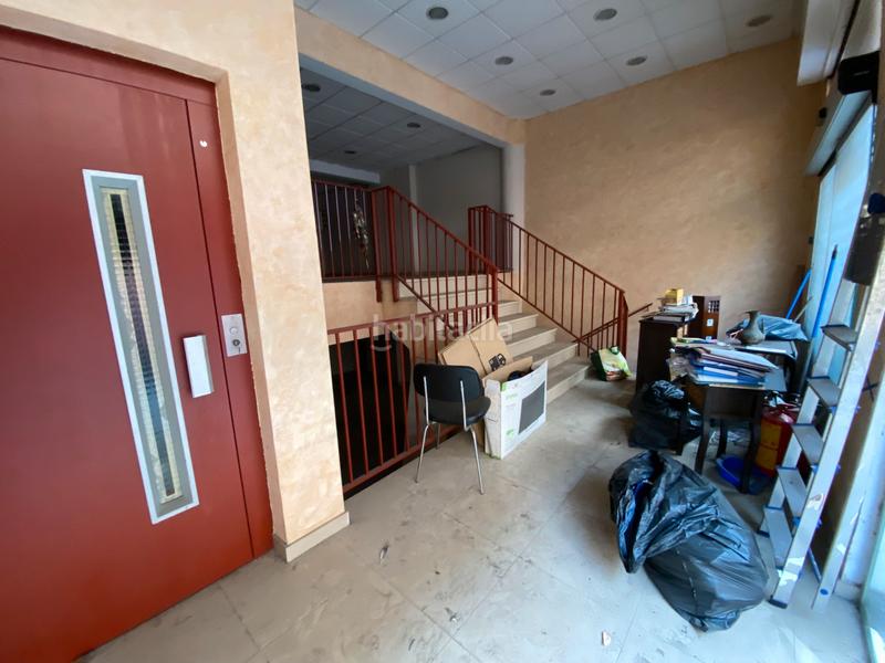 Foto b3d4049b-71e6-40af-ab2c-415a71b04f21. Alquiler local comercial local anselm clave en Centre Mollet del Vallès