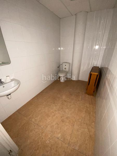 Foto b9703c52-7250-45e1-ad80-6c70035f23e8. Alquiler local comercial local anselm clave en Centre Mollet del Vallès