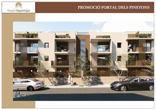 Dplex a Carrer moranta 14. Venda els portals dels pinetons